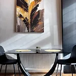 Moonlight Center Studio-private Parking, King Apartamento *