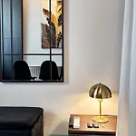 Moonlight Center Studio-private Parking, King