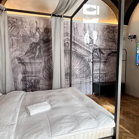 Moonlight Center Studio-private Parking, King Apartamento *