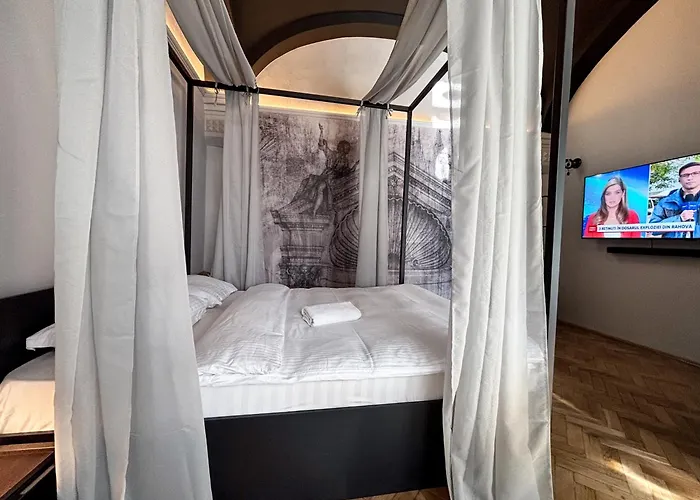 Moonlight City Center Studio-Private Parking, King