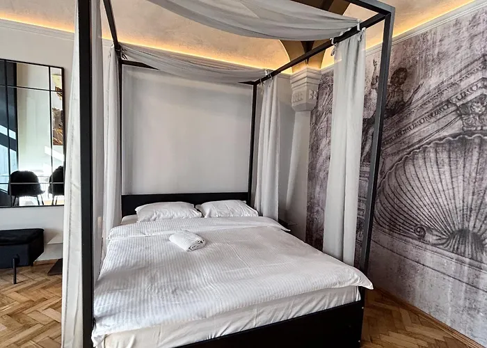 Moonlight City Center Studio-Private Parking, King